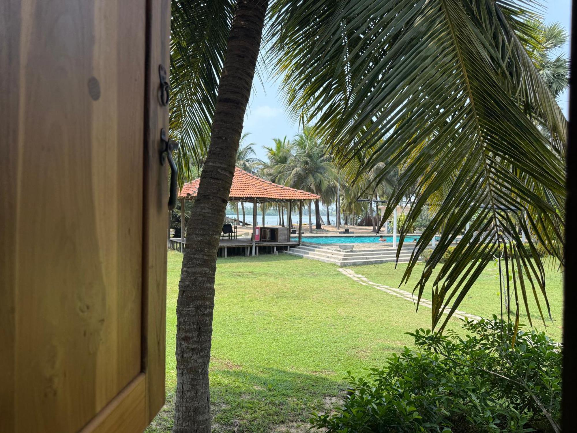 Valampuri Kite Resort Kalpitiya Rum bild